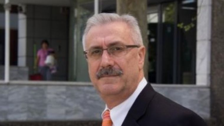 Completing the Greek Cadastre
