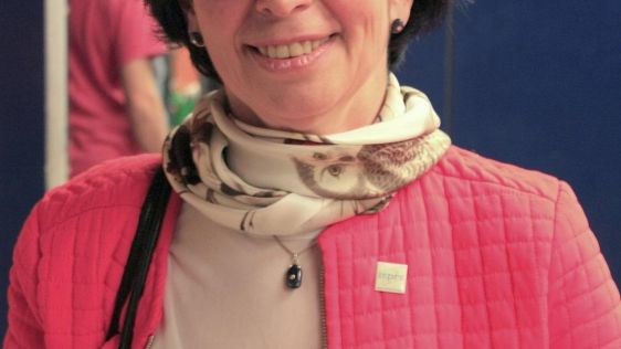 向…Lena Halounová提出5个问题